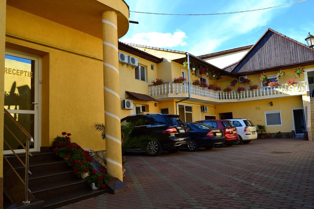 Pensiunea Alexander Hotel Arad Exterior photo