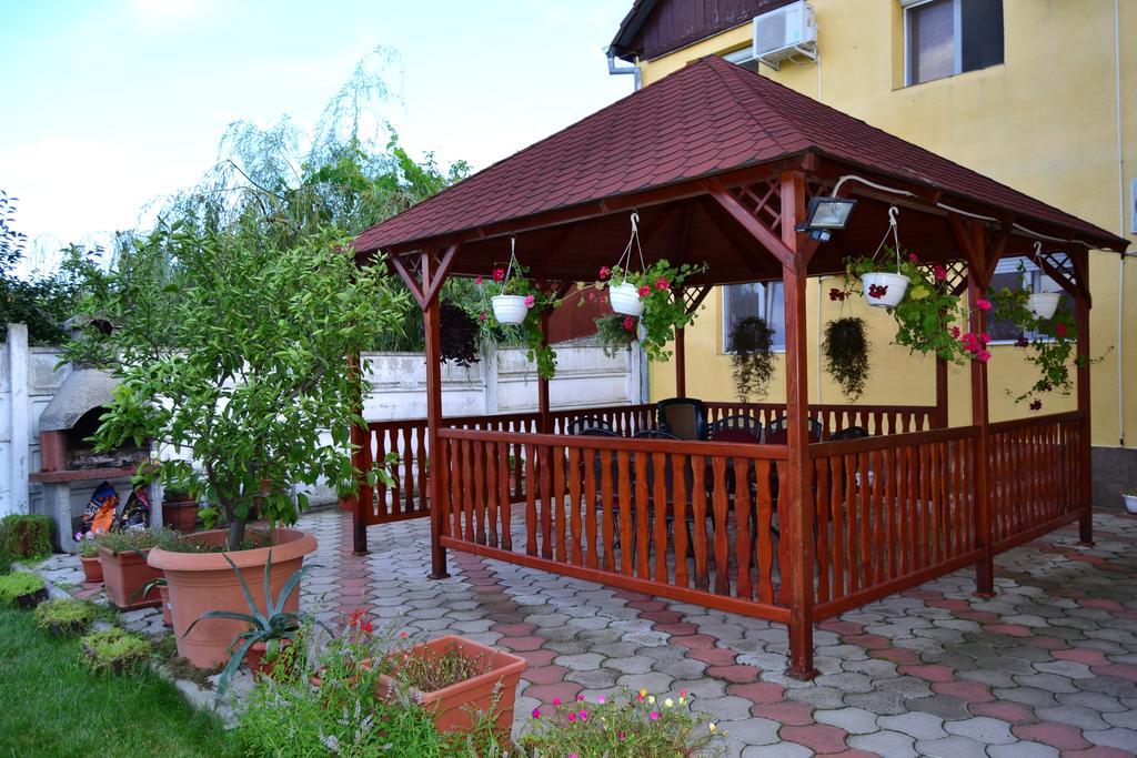 Pensiunea Alexander Arad Exterior photo