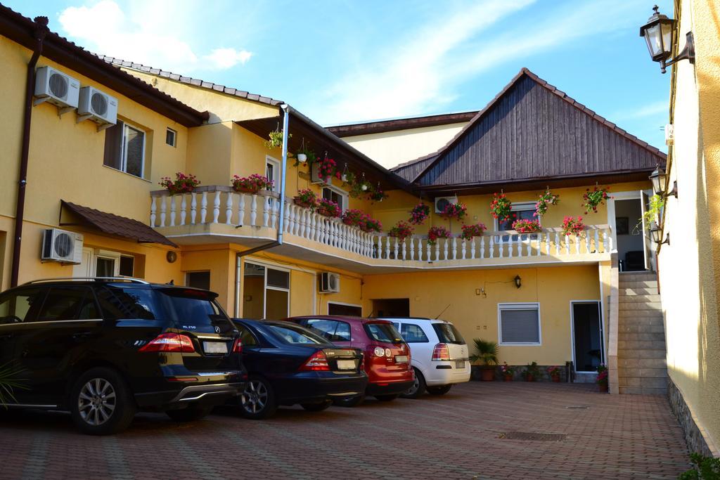 Pensiunea Alexander Hotel Arad Exterior photo